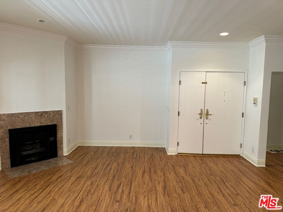 1064 S Shenandoah St Unit: 103