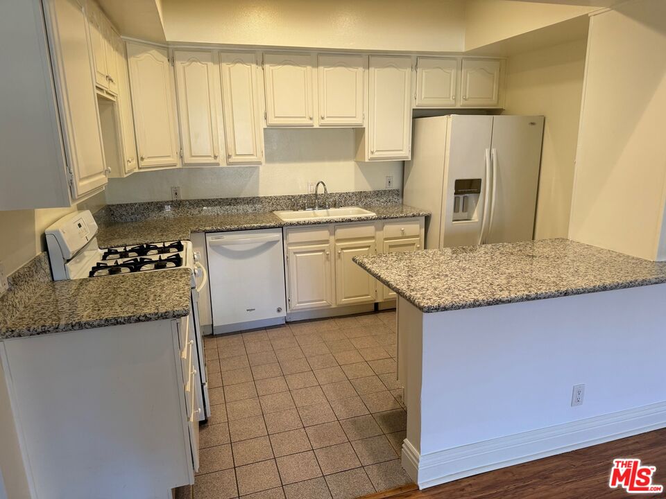 1064 S Shenandoah St Unit: 103