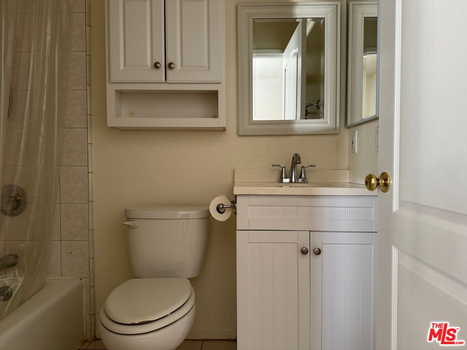 1064 S Shenandoah St Unit: 103