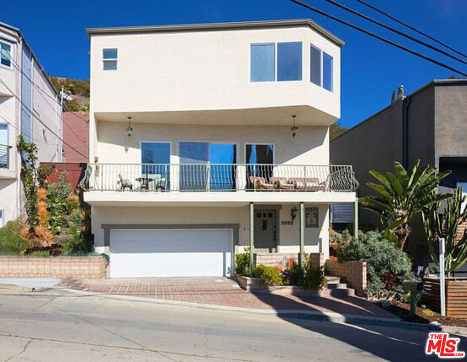 7037 Pacific View Dr