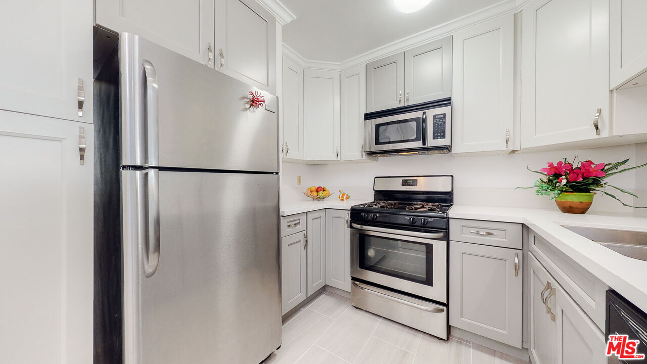 1527 9th St Unit: 302