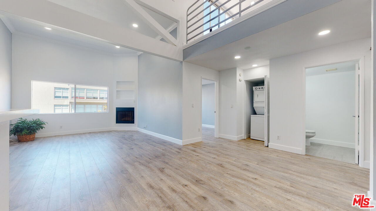 1527 9th St Unit: 302