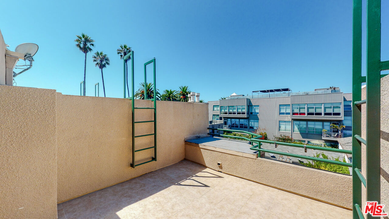 1527 9th St Unit: 302