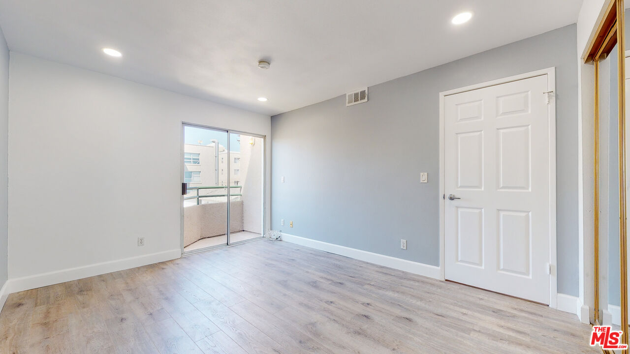 1527 9th St Unit: 302