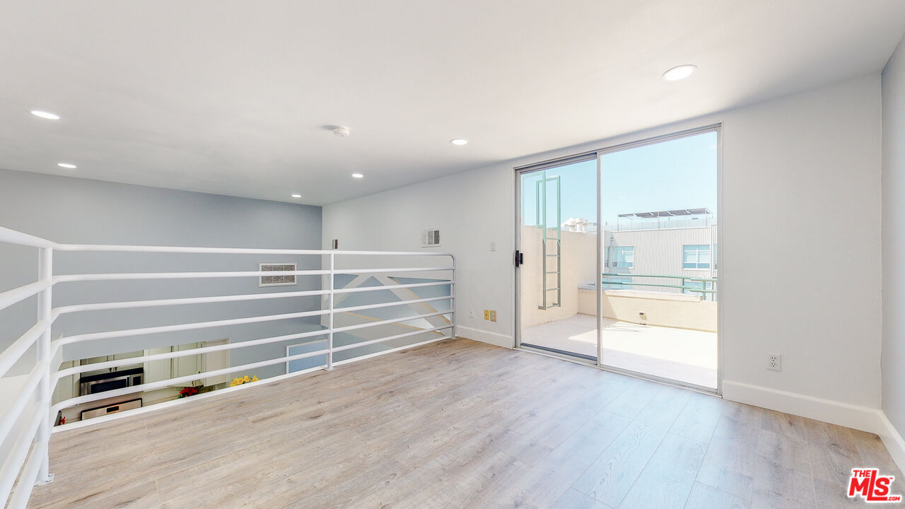 1527 9th St Unit: 302