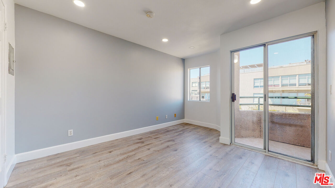 1527 9th St Unit: 302