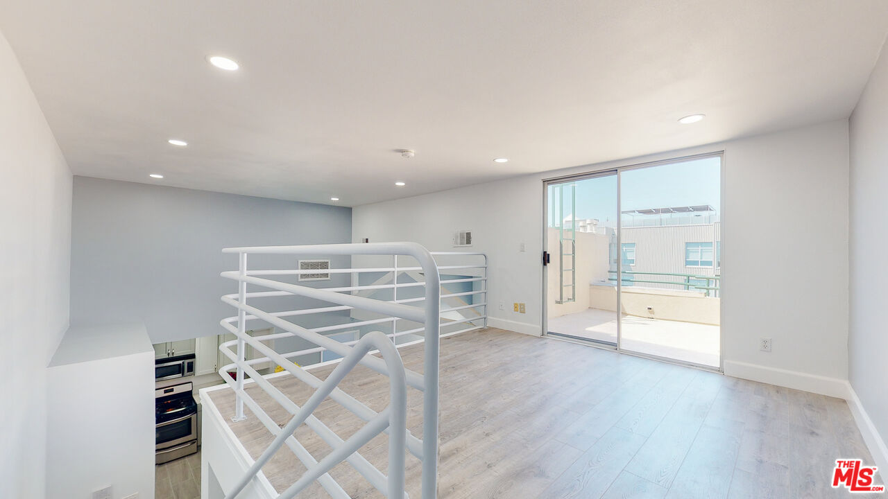 1527 9th St Unit: 302