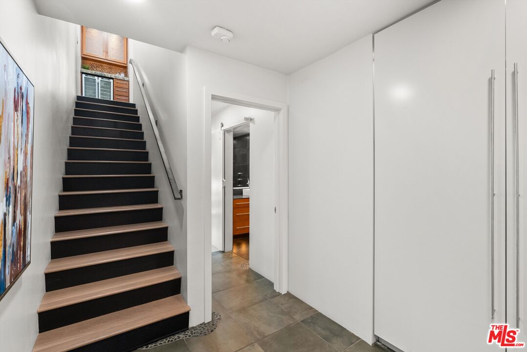 5322 Marina Pacifica S Dr Unit: Key 18