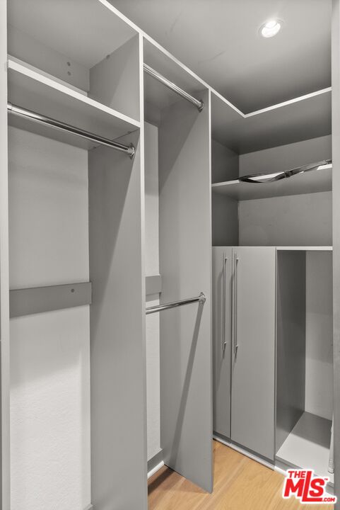 5322 Marina Pacifica S Dr Unit: Key 18