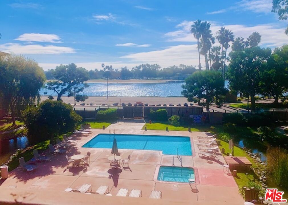 5322 Marina Pacifica S Dr Unit: Key 18