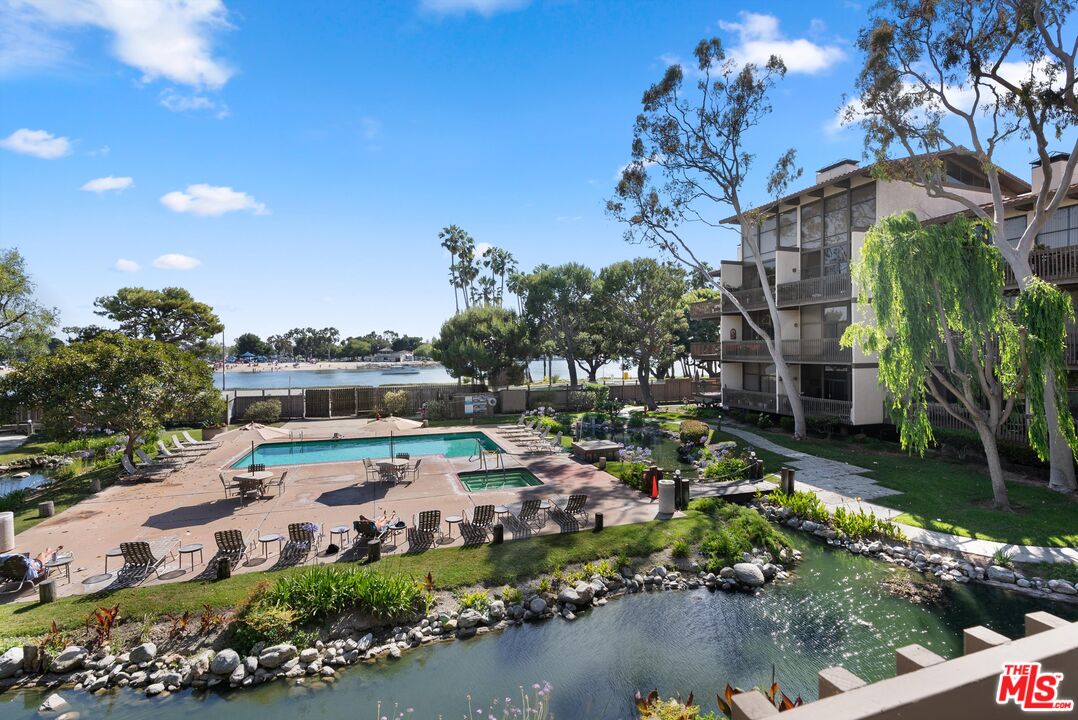 5322 Marina Pacifica S Dr Unit: Key 18