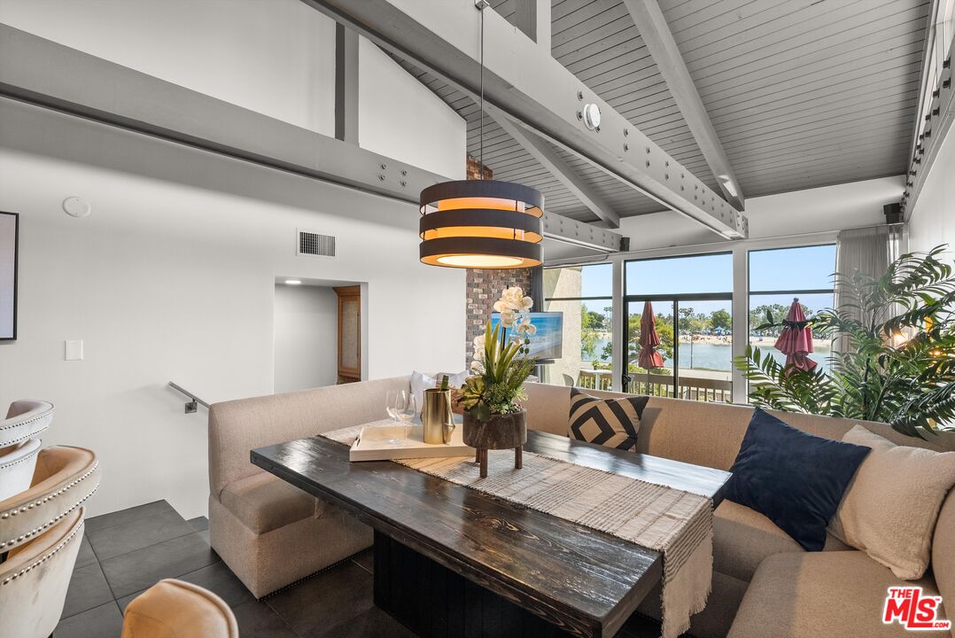 5322 Marina Pacifica S Dr Unit: Key 18