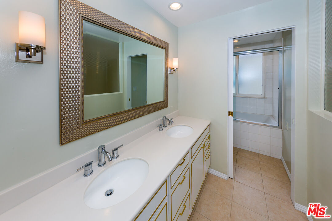 1 Driftwood St Unit: 6