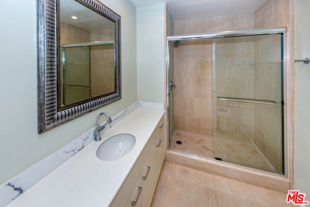 1 Driftwood St Unit: 6