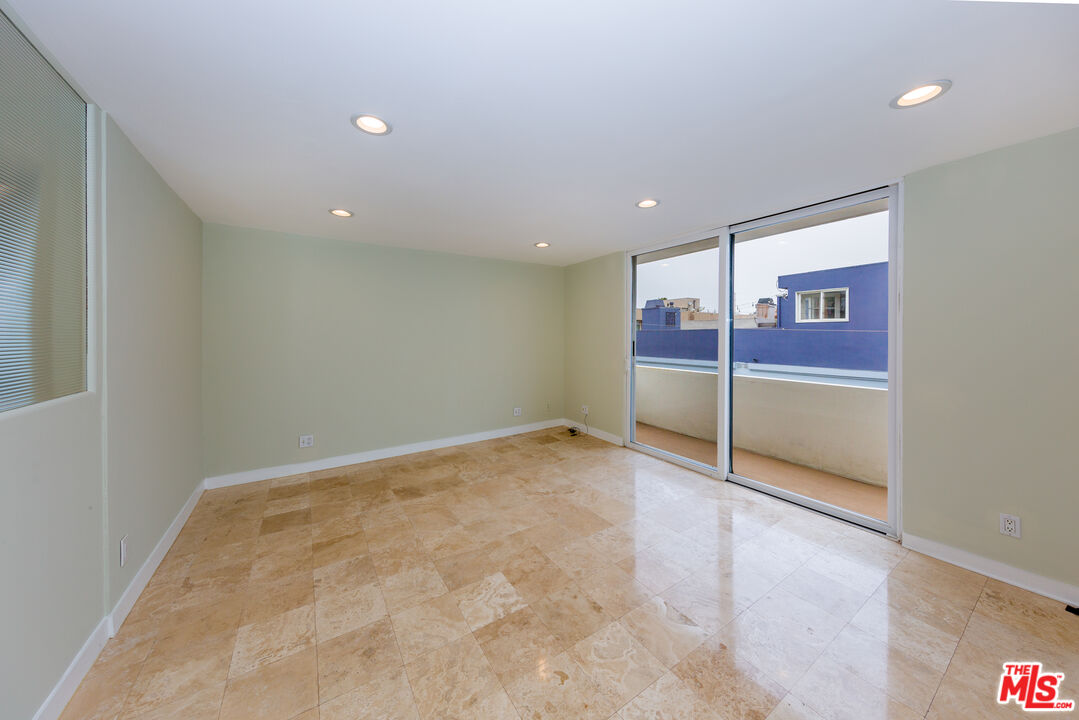 1 Driftwood St Unit: 6