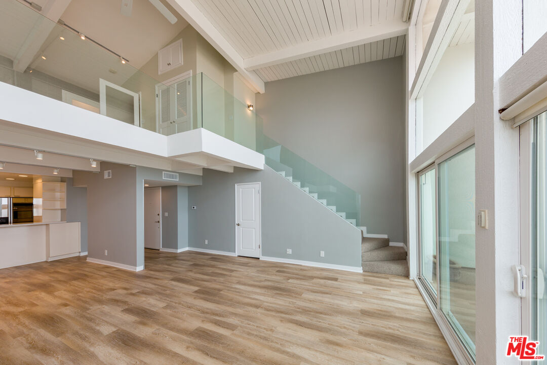 1 Driftwood St Unit: 6