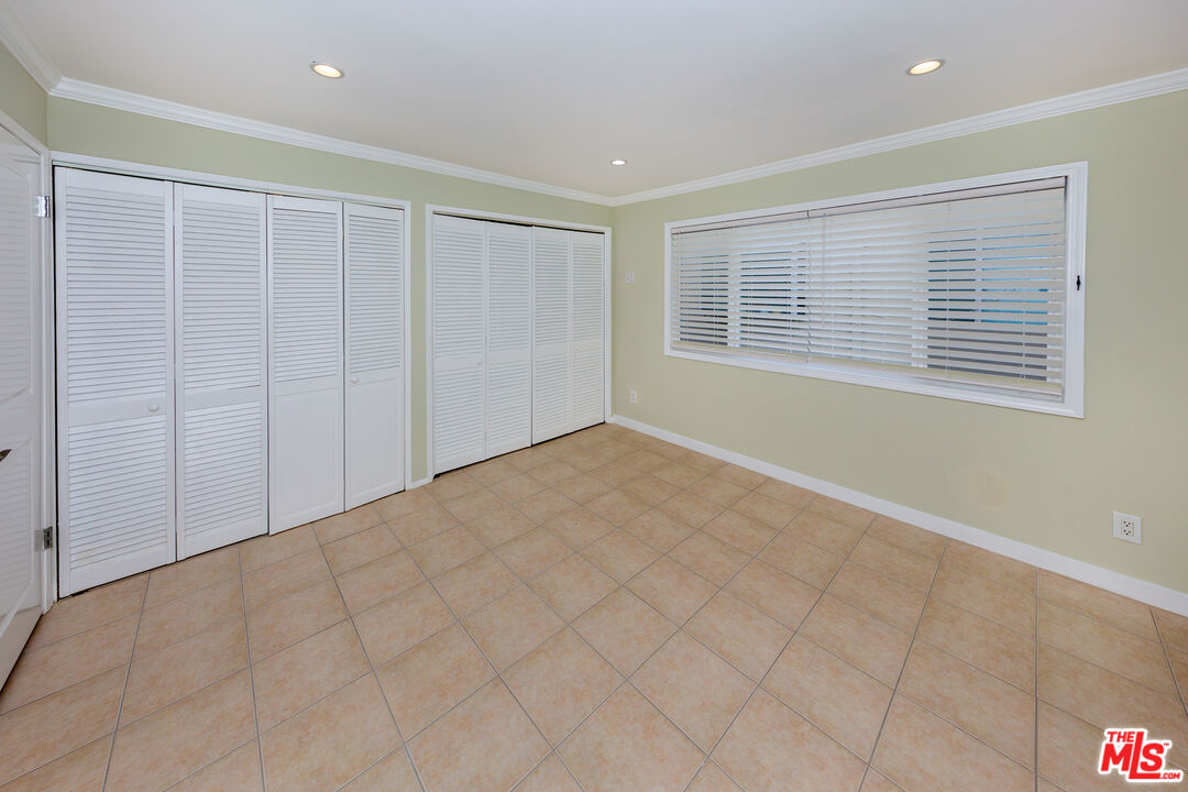 1 Driftwood St Unit: 6