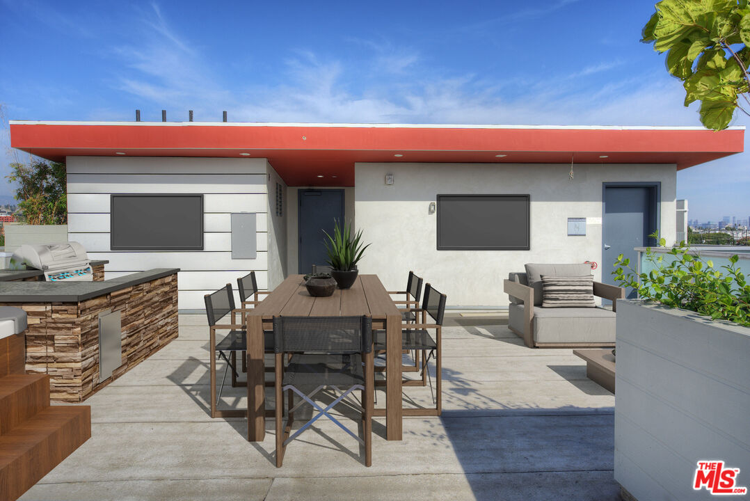 1148 N Detroit ST Unit: Penthouse