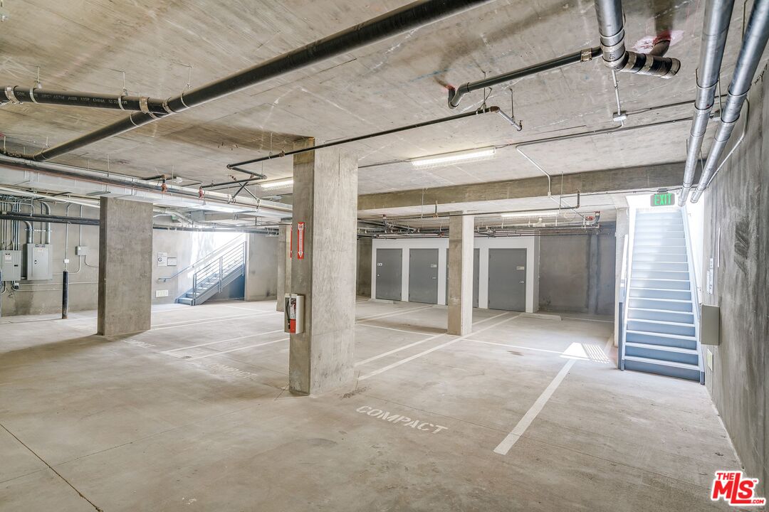 1148 N Detroit ST Unit: Penthouse