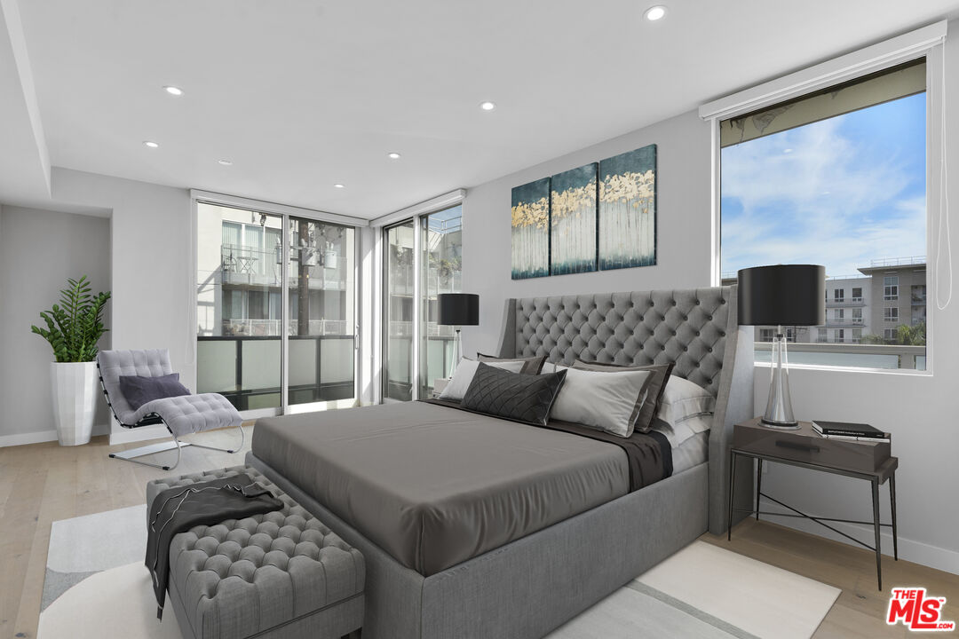 1148 N Detroit ST Unit: Penthouse