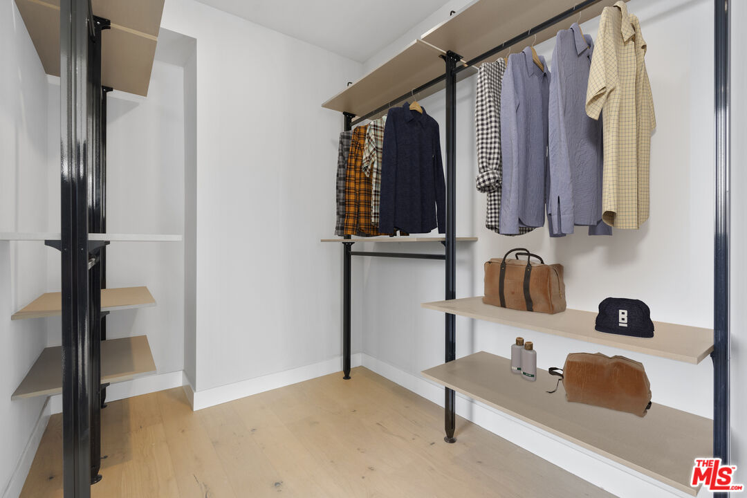 1148 N Detroit ST Unit: Penthouse