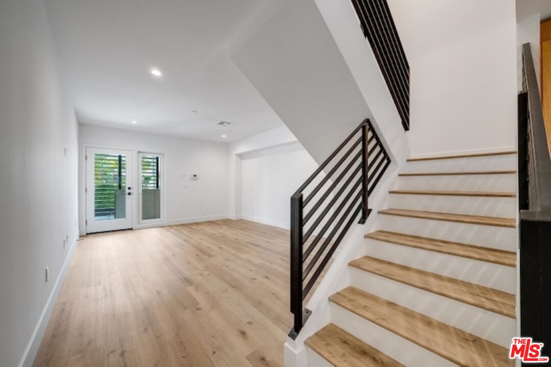 6201 La Mirada AVE Unit: 6