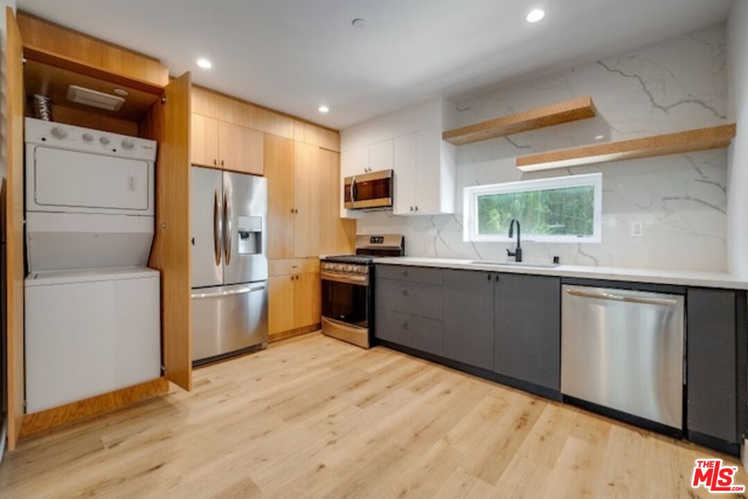 6201 La Mirada AVE Unit: 6