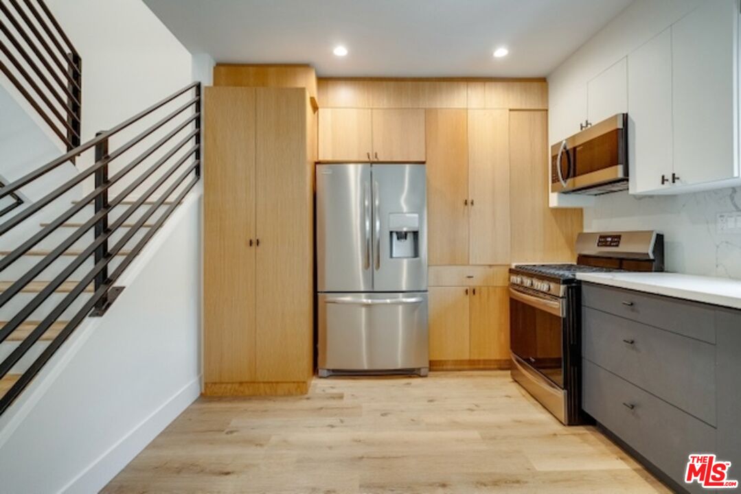 6201 La Mirada AVE Unit: 6