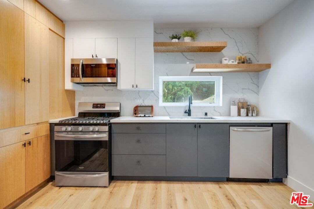 6201 La Mirada AVE Unit: 6