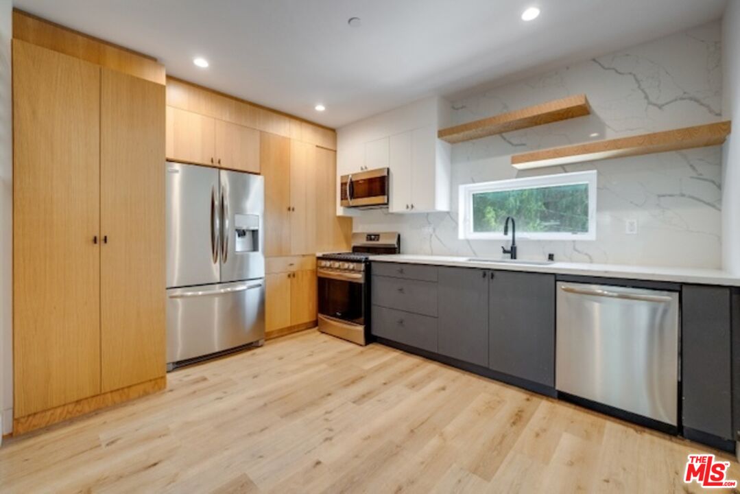 6201 La Mirada AVE Unit: 6