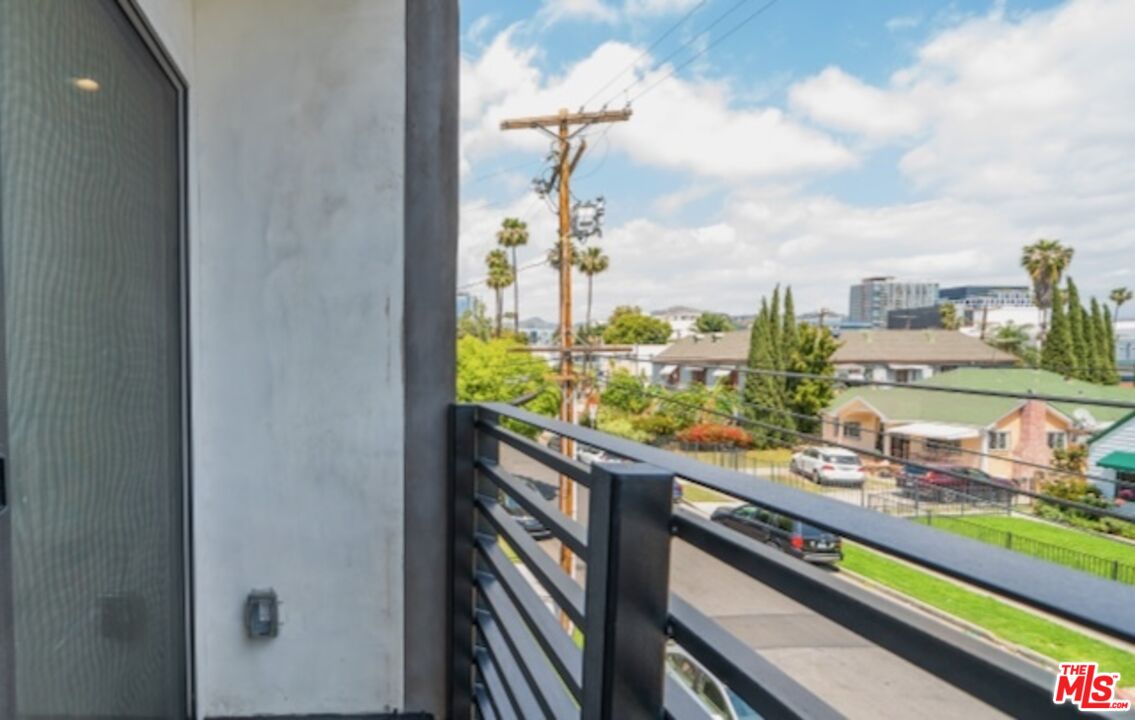 6201 La Mirada AVE Unit: 6