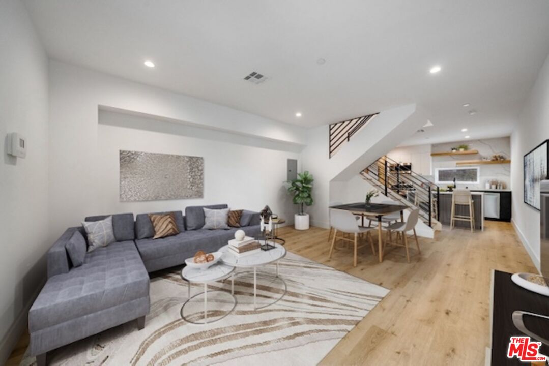 6201 La Mirada AVE Unit: 6