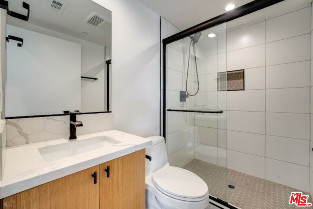 6201 La Mirada AVE Unit: 6