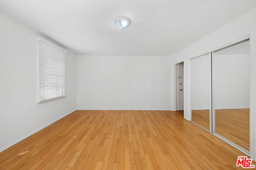 169 N La Peer Dr Unit: 105