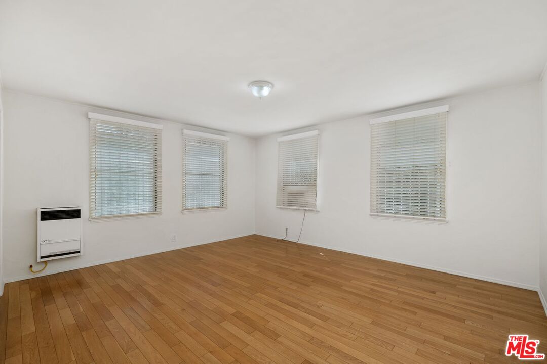 169 N La Peer Dr Unit: 105