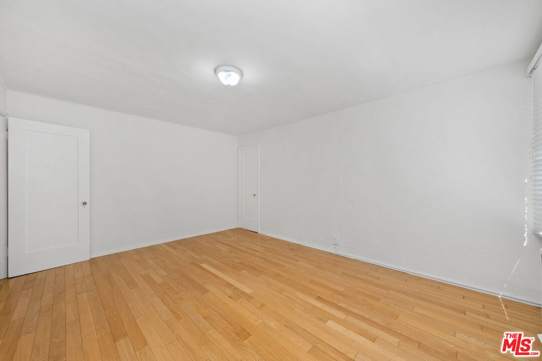 169 N La Peer Dr Unit: 105