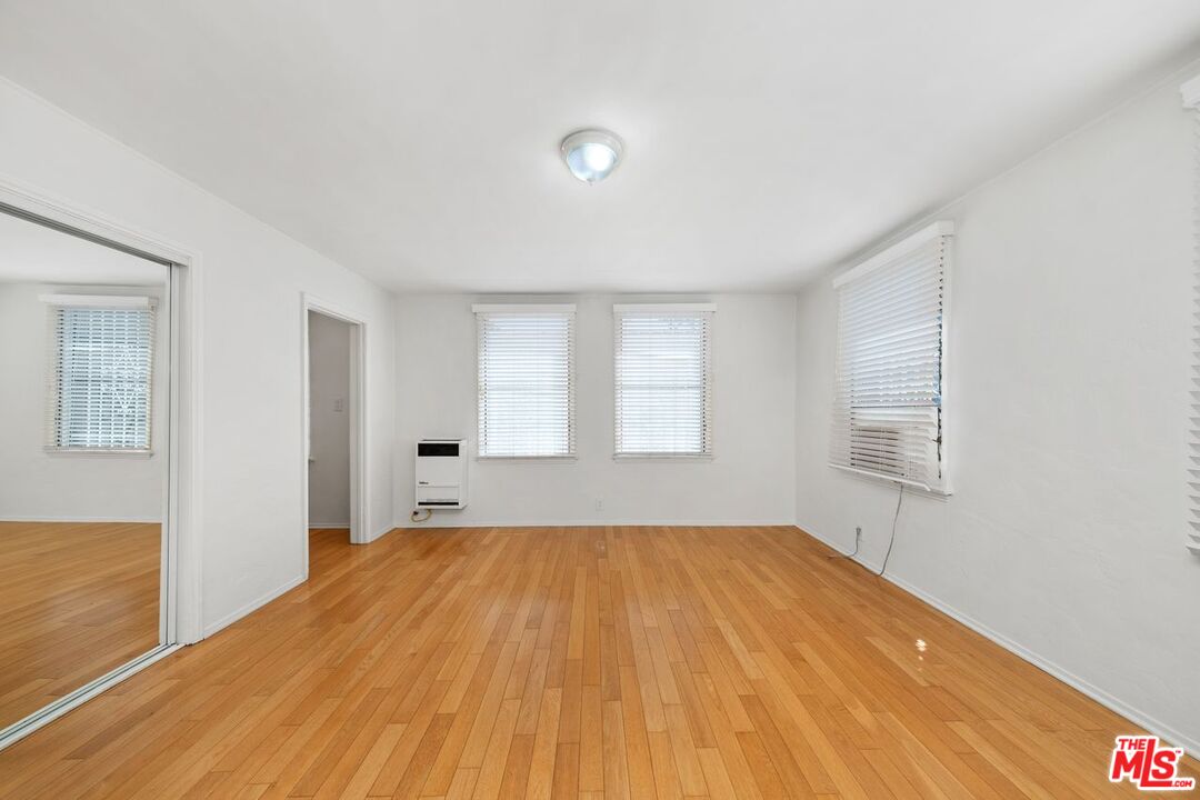 169 N La Peer Dr Unit: 105