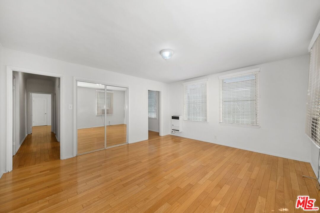 169 N La Peer Dr Unit: 105