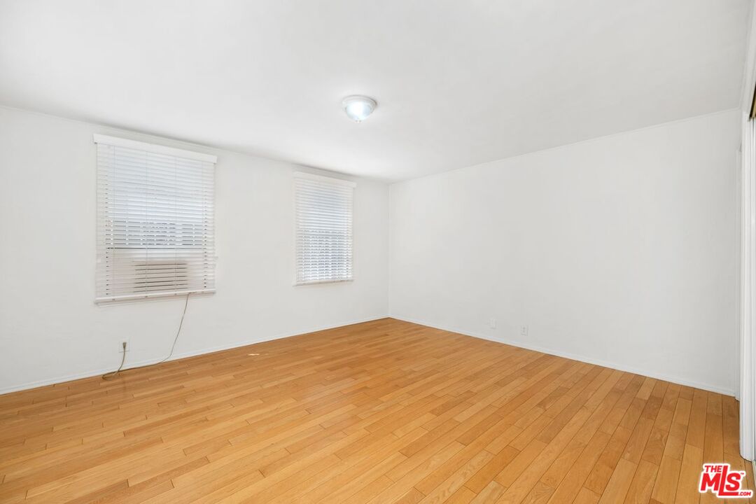 169 N La Peer Dr Unit: 105