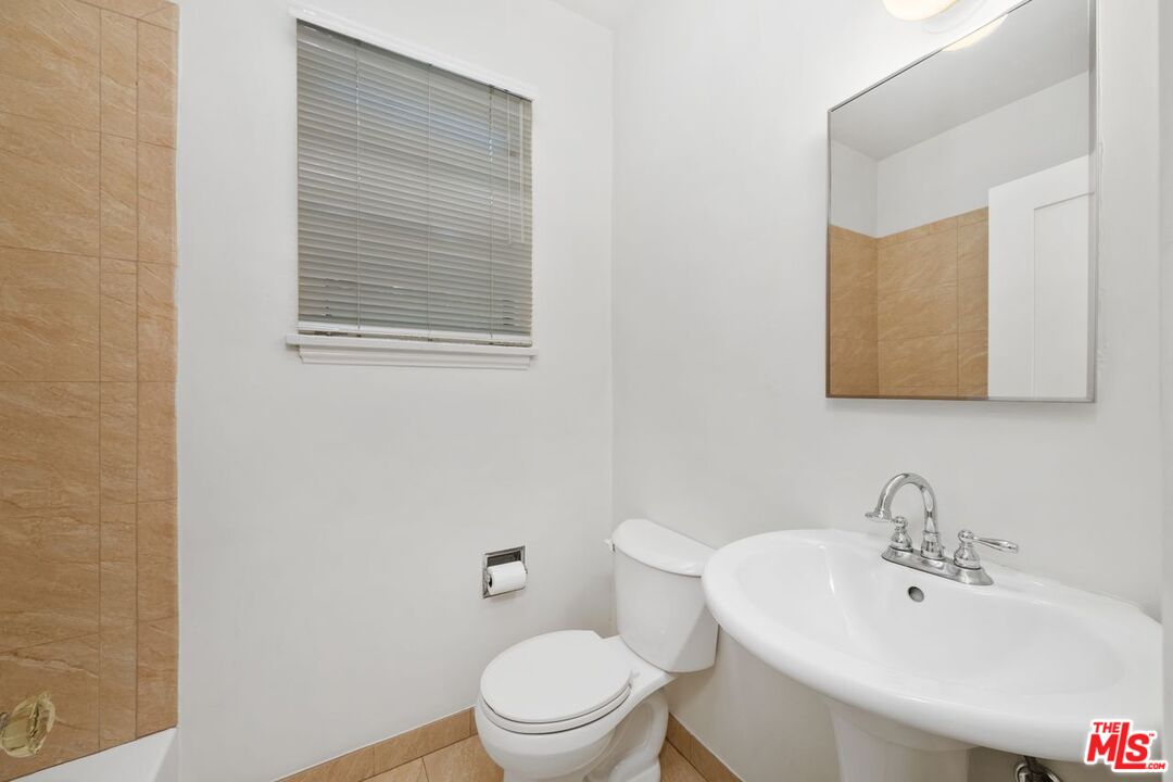 169 N La Peer Dr Unit: 105