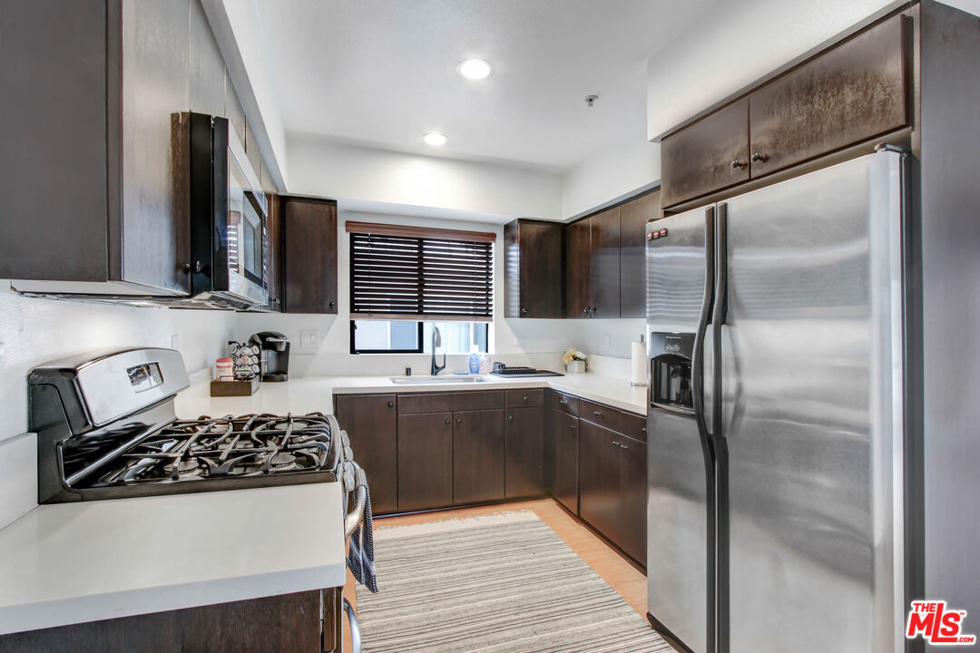 7124 Hollywood Blvd Unit: 1