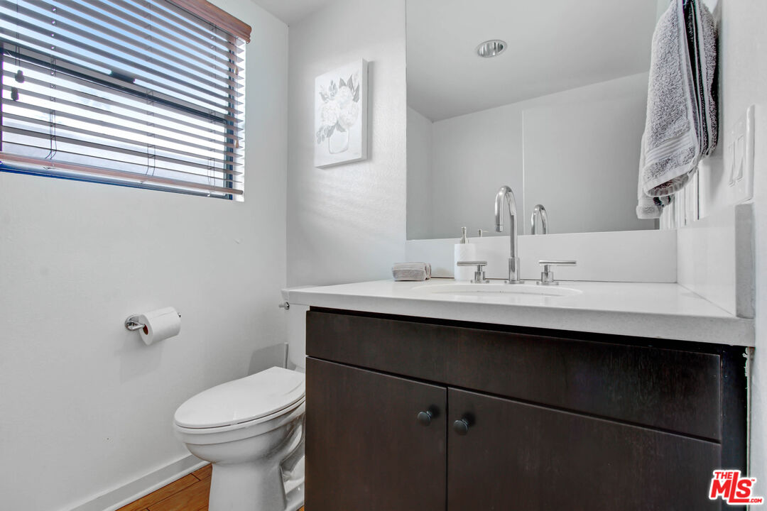 7124 Hollywood Blvd Unit: 1