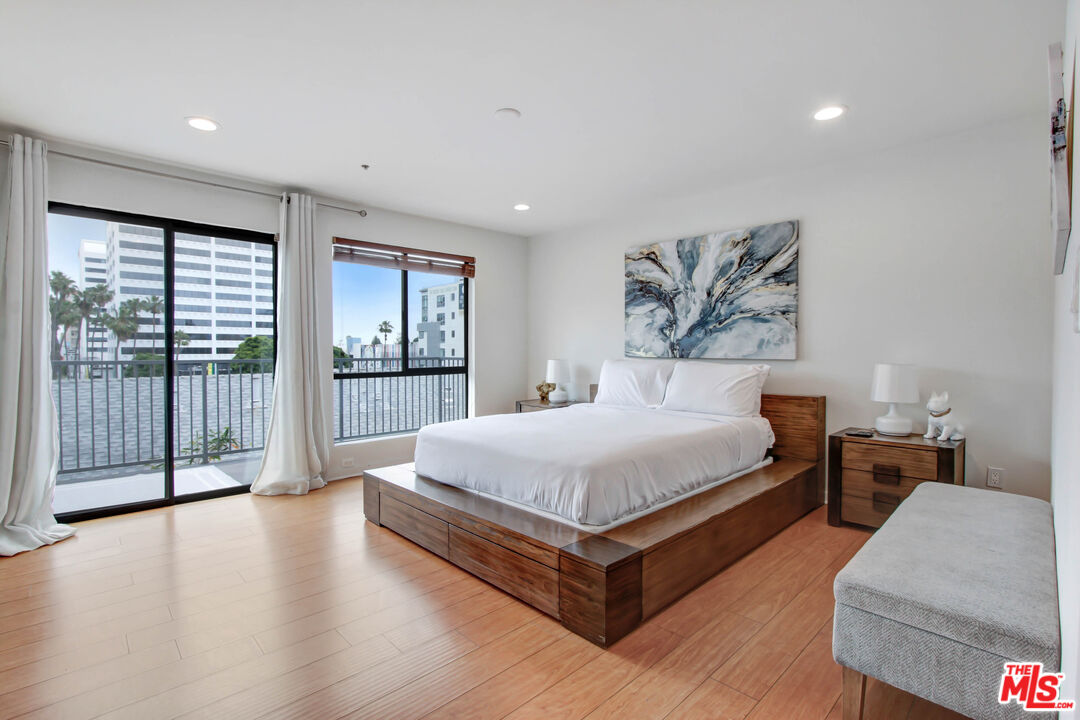 7124 Hollywood Blvd Unit: 1