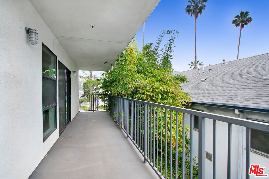 7124 Hollywood Blvd Unit: 1