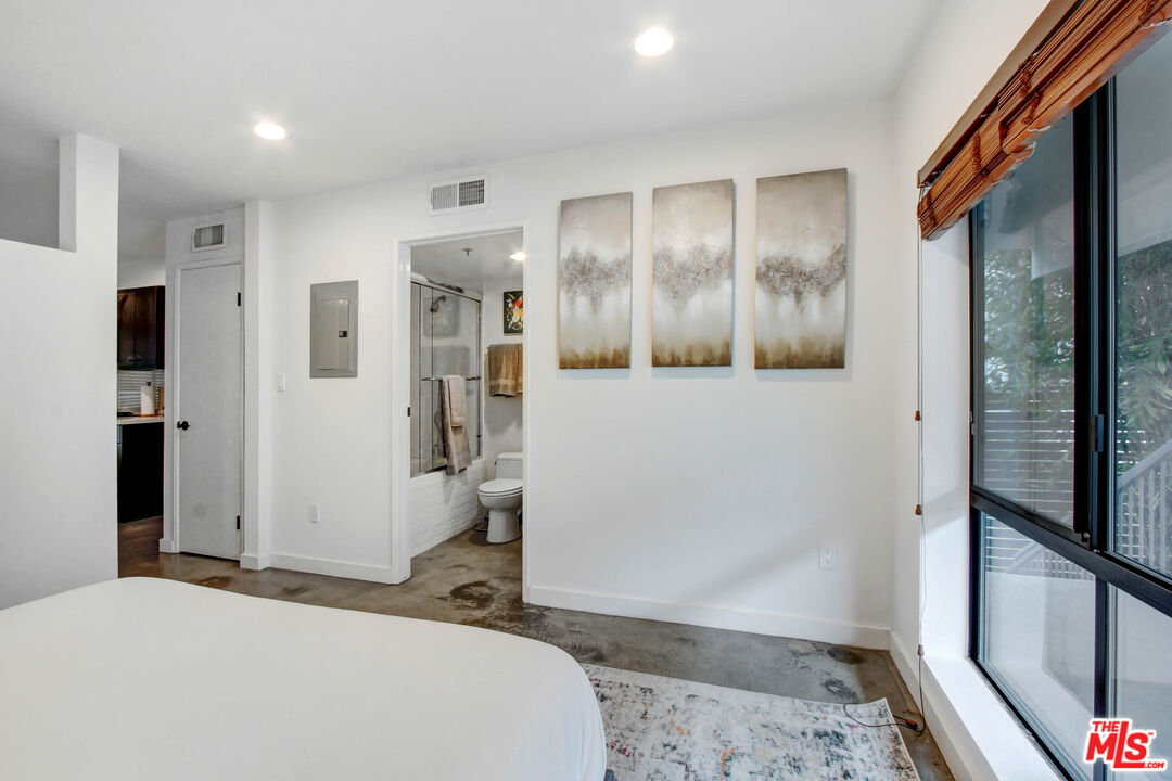 7124 Hollywood Blvd Unit: 1