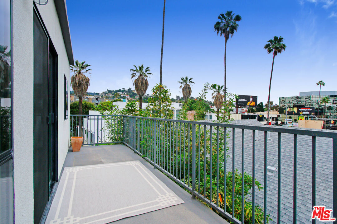 7124 Hollywood Blvd Unit: 1