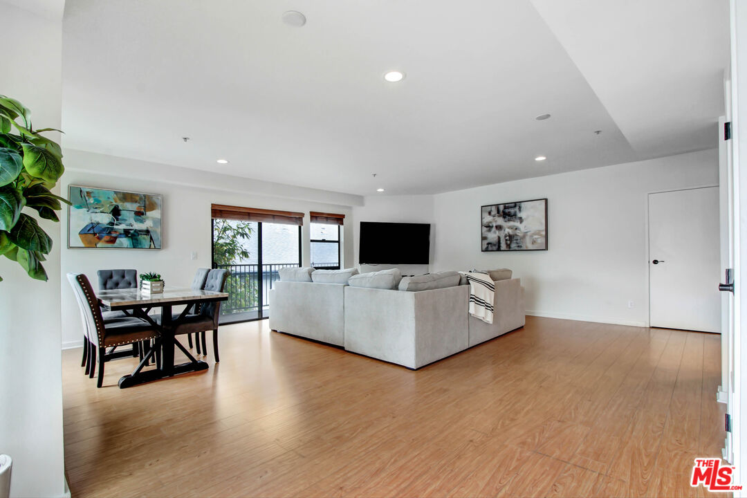 7124 Hollywood Blvd Unit: 1