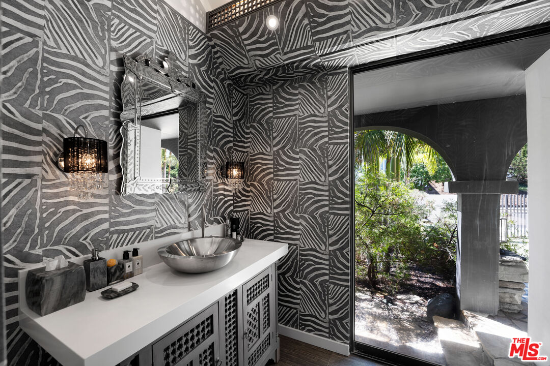 18025 Green Meadow Dr