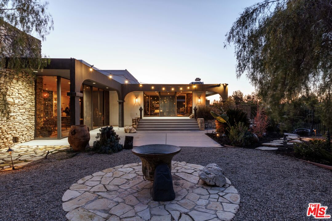 18025 Green Meadow Dr