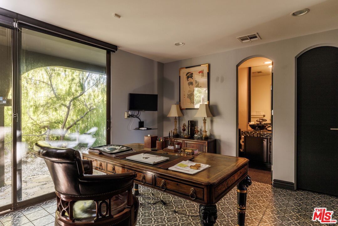 18025 Green Meadow Dr